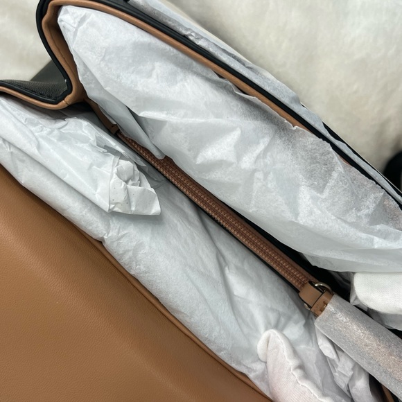 New DKNY Crossbody Bag - Picture 9 of 12